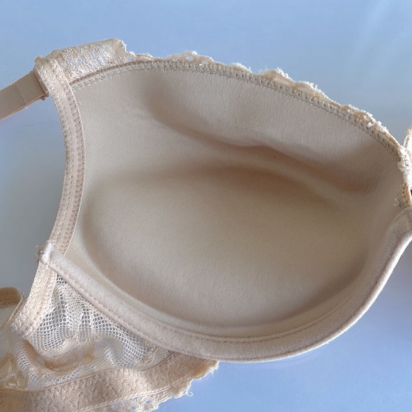 Fredericks of Hollywood Nude push-up bra 💕 - Picture 4 of 8